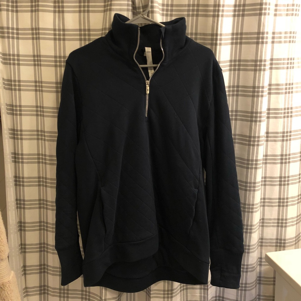 Gently Used! Lululemon Women’s Pullover! Size 10